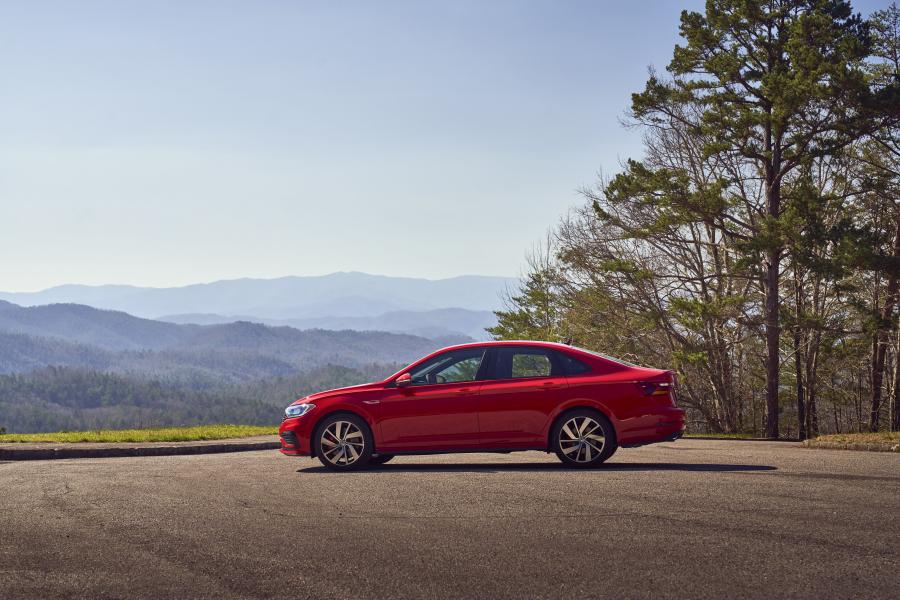 Volkswagen Jetta GLI S 2019 года  (NA) (фото 38 из 40)